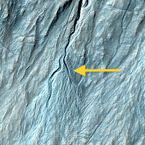 new gully on Mars in Terra Sirenum