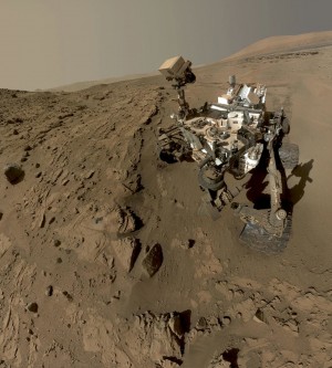curiosity-rover-selfie-Windjana-holes-PIA18390-br2