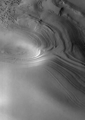 Swirling layers in northern ice cap (THEMIS_IOTD_20151119)