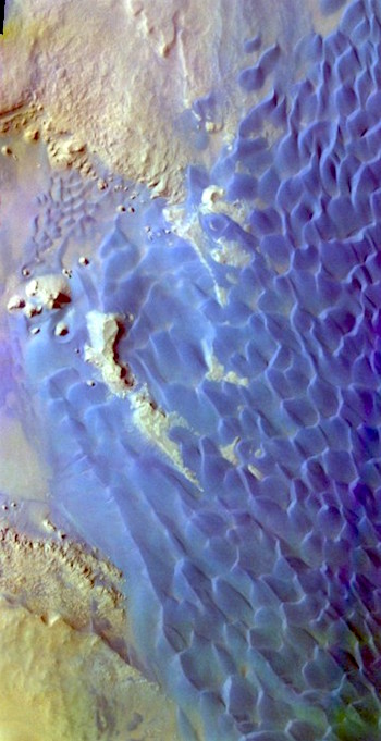 Rabe Crater sea of dunes (THEMIS_IOTD_20170118)