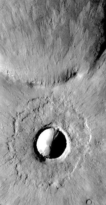 Young crater and ejecta (THEMIS_IOTD_20170131)