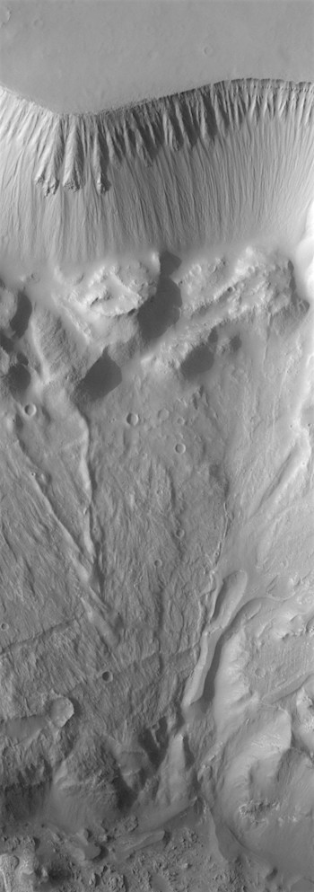 North wall of Hebes Chasma (THEMIS_IOTD_20170821)