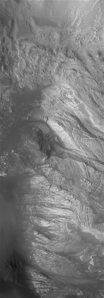 Western floor of Hebes Chasma (THEMIS_IOTD_20170818)