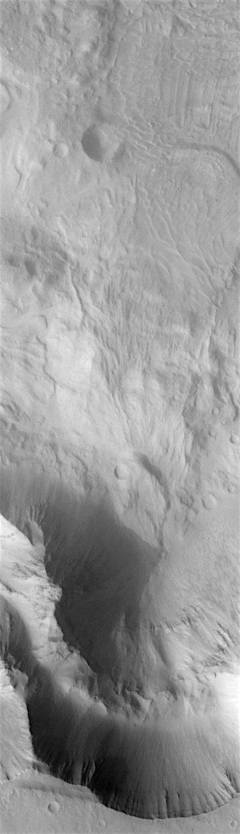 Landslides and dunes in Coprates Chasma (THEMIS_IOTD_20170925)