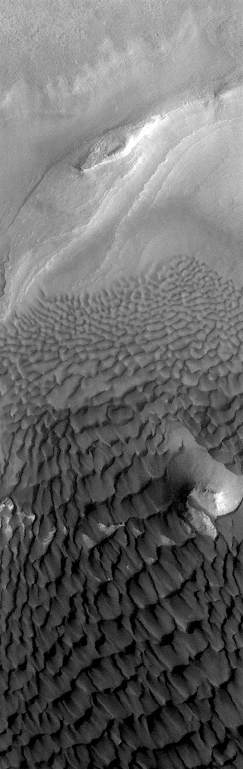 Topographically directed winds in Rabe Crater (THEMIS_IOTD_20171215)