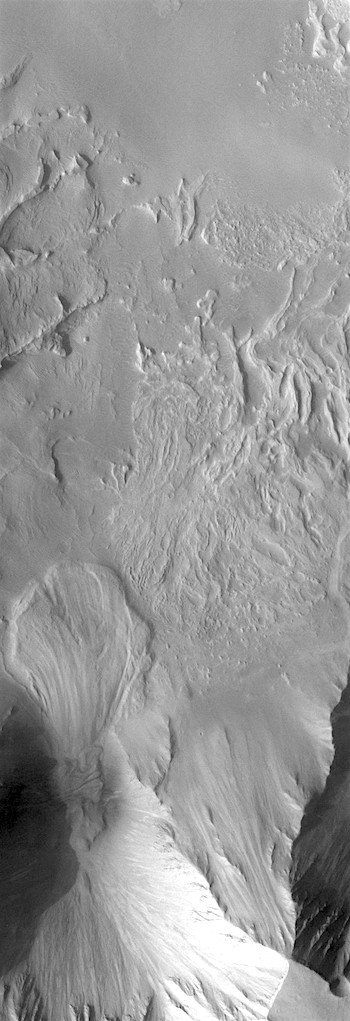 Landslides in Candor Chasma (THEMIS_IOTD_20180110)