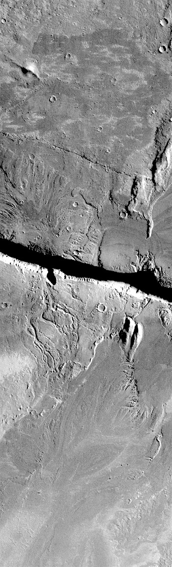 Cerberus Fossae source of floods (THEMIS_IOTD_20180522)