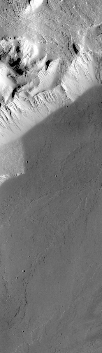 Big step at Olympus Rupes (THEMIS_IOTD_20180820)