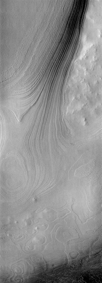 Polar  ice cap layers (THEMIS_IOTD_20181231)