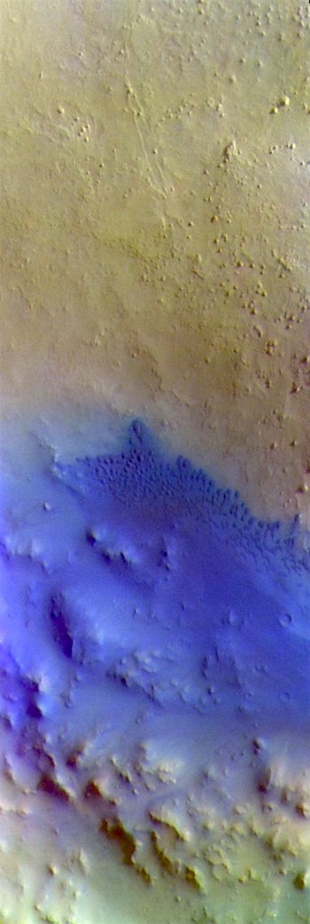 Arabia Terra crater dunes (THEMIS_IOTD_20190415)