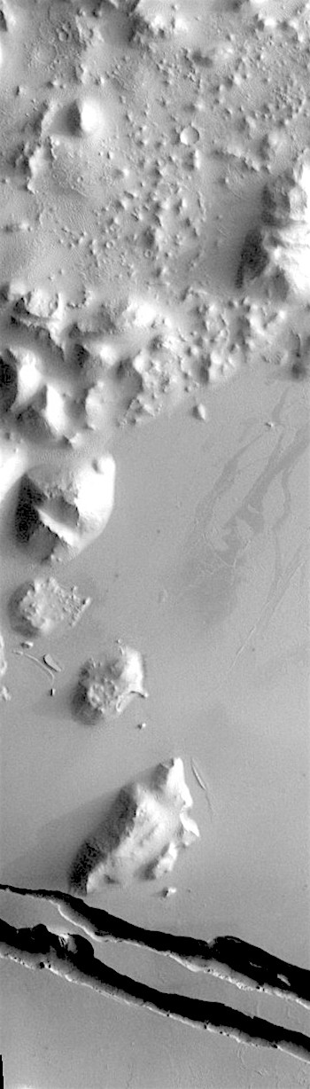 Hills and faults in Cerberus Fossae (THEMIS_IOTD_20190708)